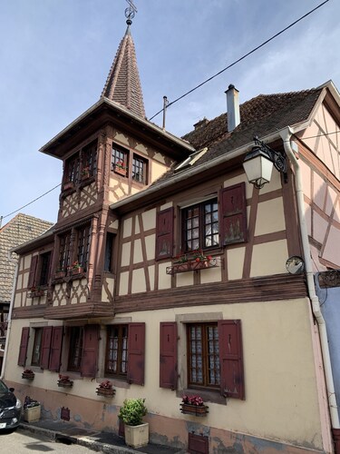 Maison Avec Piscine au Cœur du Village Médiéval de Dambach la Ville
