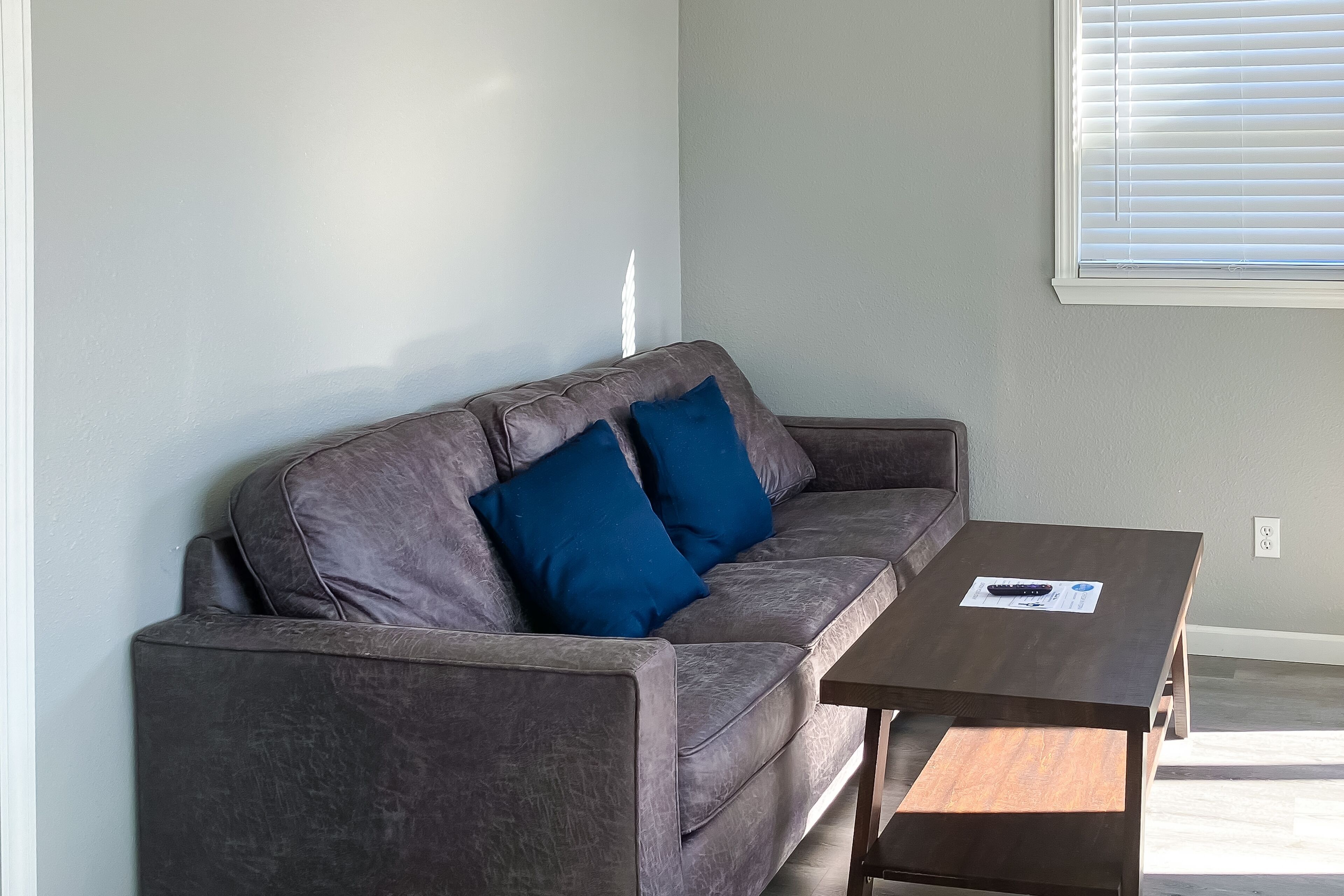Newly-renovated waterfront cabin with dock, picnic area, two playgrounds