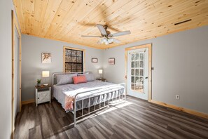 4 bedrooms, travel crib, free WiFi, bed sheets