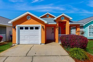 Exterior - Snowbird-friendly home near beach with outdoor pool, grill, W/D, & AC (Panama City Beach)