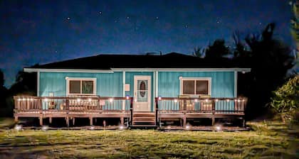 Birthplace of Texas home with wood-burning firepit, porch, & private W/D