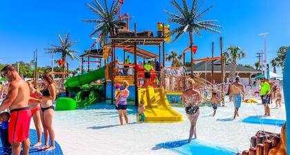 A Place in the Sun 1184 Oceanview Home, Steps to the Beach, Pool & Waterpark