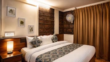 Deluxe Room, Garden Area | WiFi (free), bed sheets