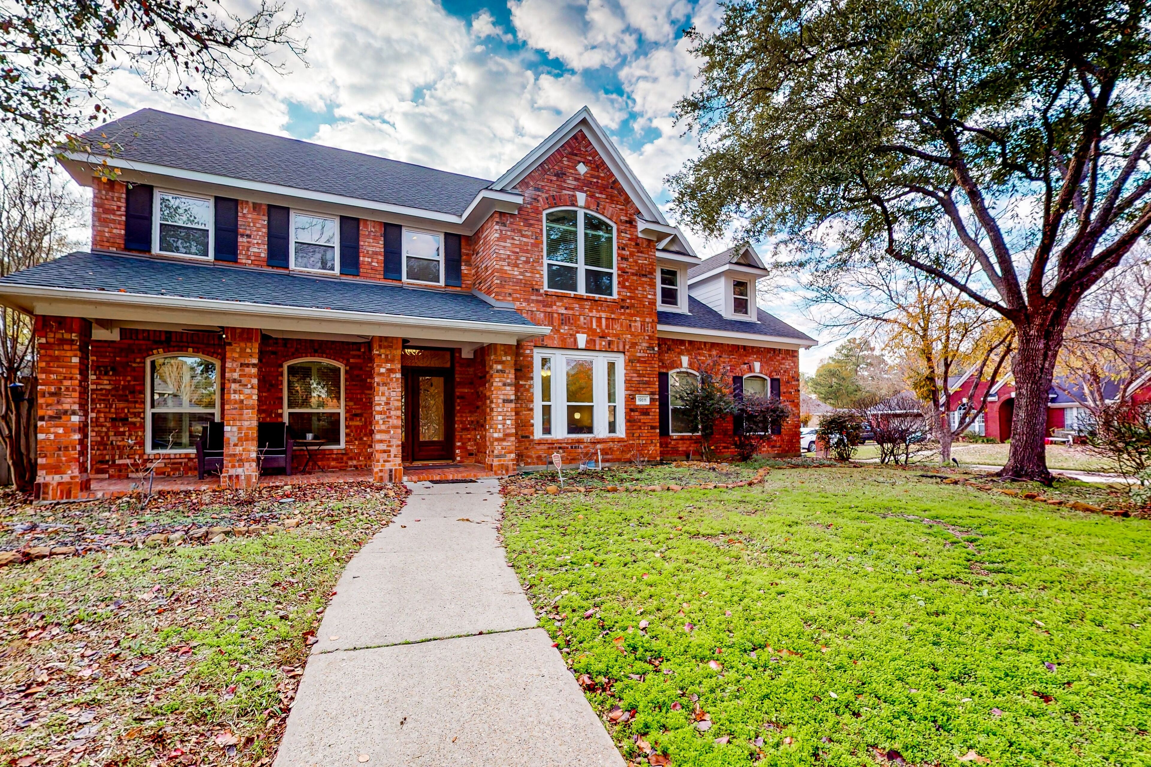 Dog-friendly charmer with enclosed yard, patio, pool, game room, W/D, & AC