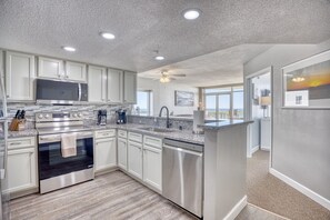 Fridge, microwave, oven, stovetop - BayWatch Resort,Direct PANORAMIC Ocean Front Updated Condo, Check Us Out !!!! (North Myrtle Beach)