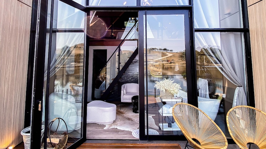 Celeiro Lake Village