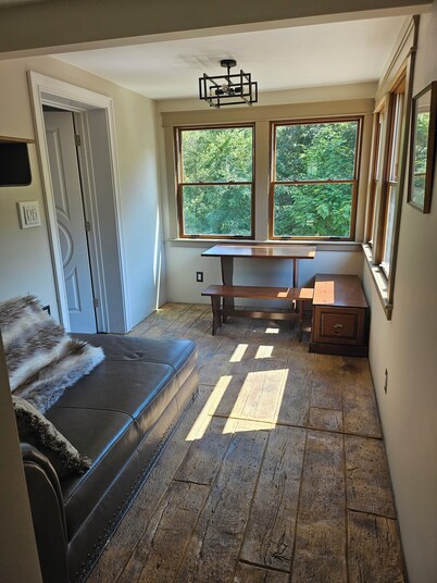 A Stylish 2+ Bedroom Rancher