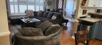 A Stylish 2+ Bedroom Rancher