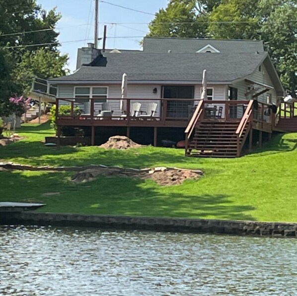 Exterior - Lake Greenwood Home -- Come refresh in a quiet cove!  (Greenwood)