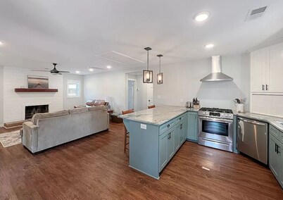 Lake Greenwood Home -- Come refresh in a quiet cove! 