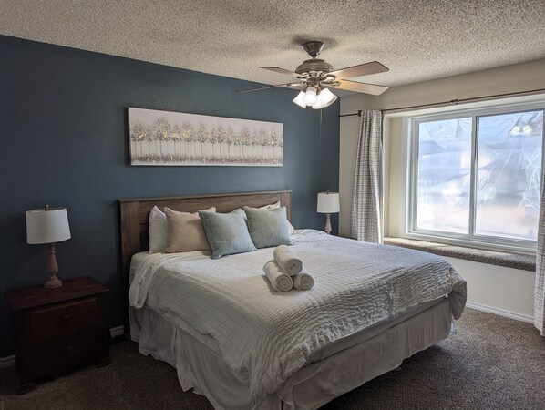 3 bedrooms, iron/ironing board, travel crib, WiFi