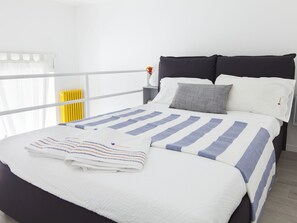 1 chambre, fer et planche à repasser, Wi-Fi, literie fournie