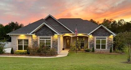 Relax at the Ridge 4BR/3BA