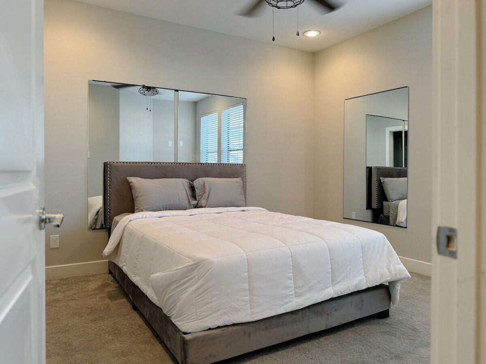 3 Story Downtown Houston Safe Haven Houston Vrbo 3-story-downtown-houston-safe-haven-houston-vrbo