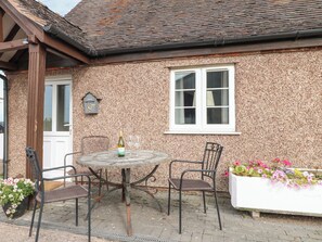 Cottage | Outdoor dining