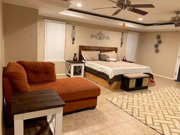 4 bedrooms, iron/ironing board, free WiFi, bed sheets