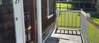 Classic New England Bunkhouse- Home for the whole family!