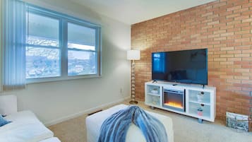 1 bedroom, desk, iron/ironing board, WiFi