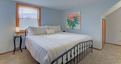 Spacious King Suite near Hall of Fame/Hwy/Airport