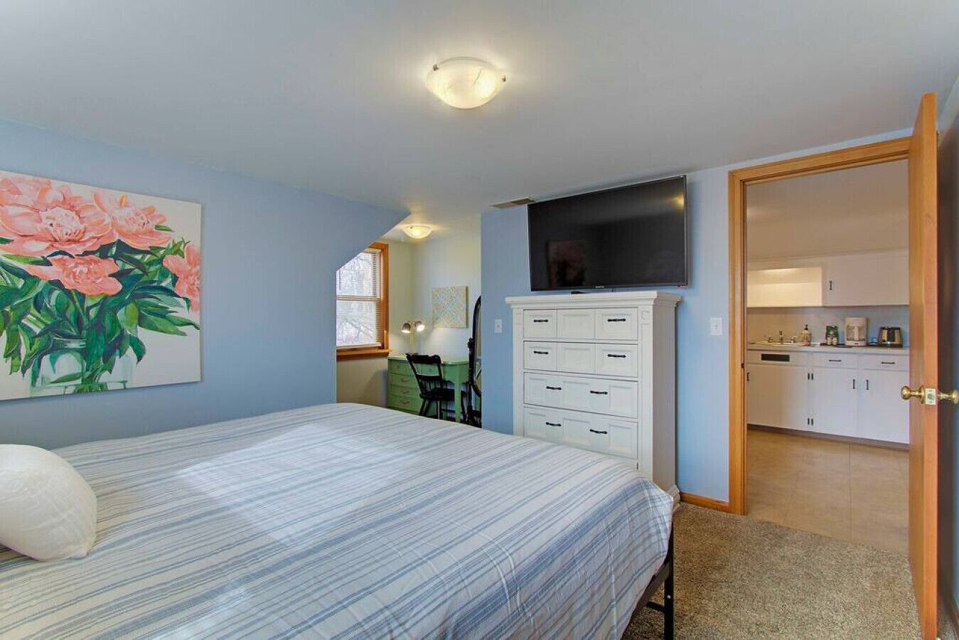 1 sovrum, skrivbord, strykjärn/strykbräda och wi-fi