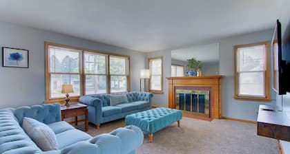 Two Bedroom King Suite near Hall of Fame w/ Garage