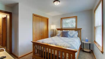 2 sovrum, skrivbord, strykjärn/strykbräda och gratis wi-fi