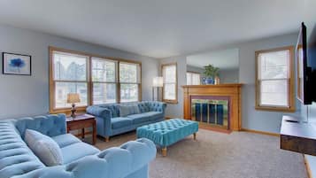 Smart TV, fireplace, offices