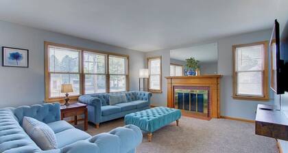 Two Bedroom King Suite near Hall of Fame w/ Garage