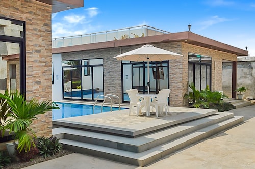 2 Bed/2.5 Bath Villa (Rubi)