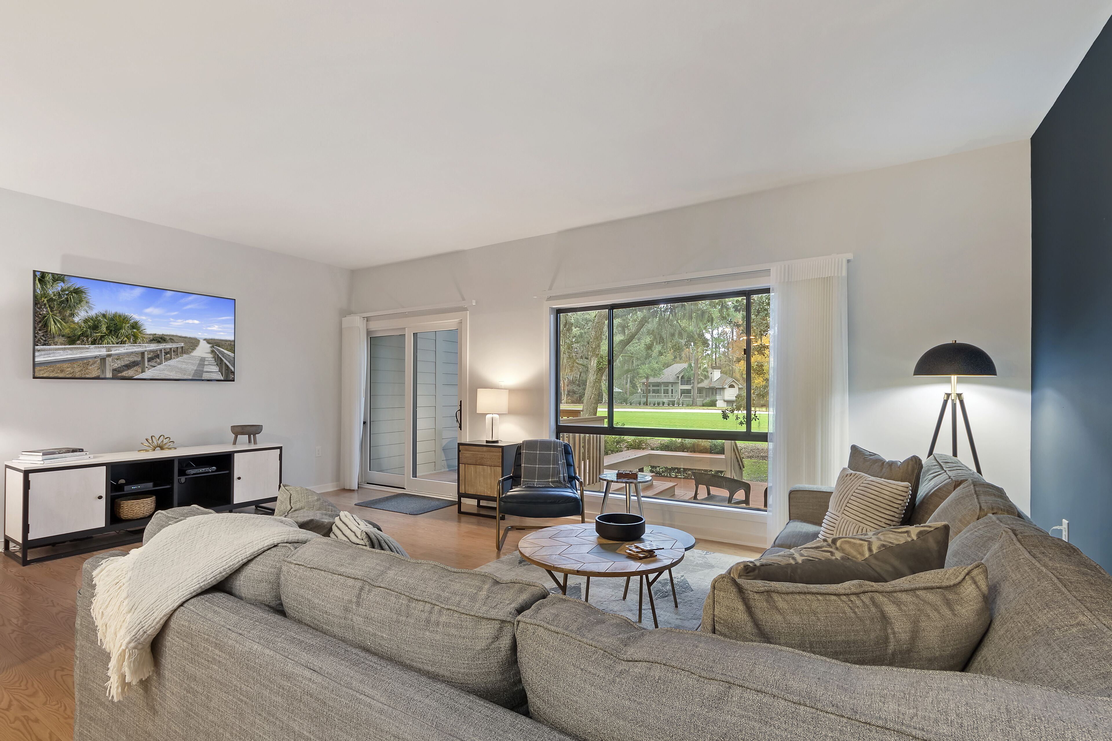 Smart-TV, bøker og printere