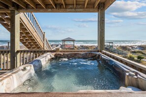 Outdoor spa tub - Family Friendly Oceanfront Home with Expansive Decks and Hot Tub (North Topsail Beach)