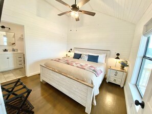 2 chambres, fer et planche à repasser, Wi-Fi gratuit, draps fournis