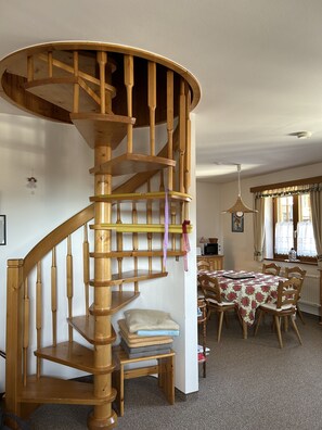 Dining - Wiedweg Gold w/ 80 m2/ mountain view-recommended  for ski, golf, wandering fans. (Wiedweg)