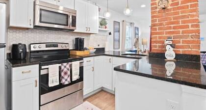 Luxe Modern 3BR Sleeps 6 by Atlantic Station