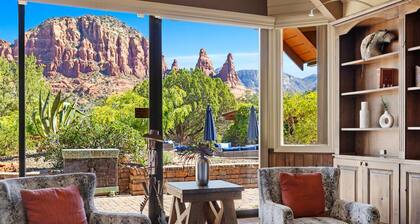 Grand Chapel Estate - Pool, Pickleball & Stunning Red Rock Views