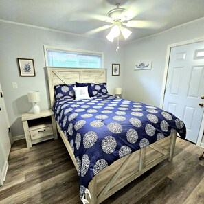 2 bedrooms, travel cot, free WiFi, bed sheets