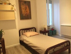 2 bedrooms, WiFi, bed sheets - Chez cam's Cozy Apartment near Paris (Bog Walk)