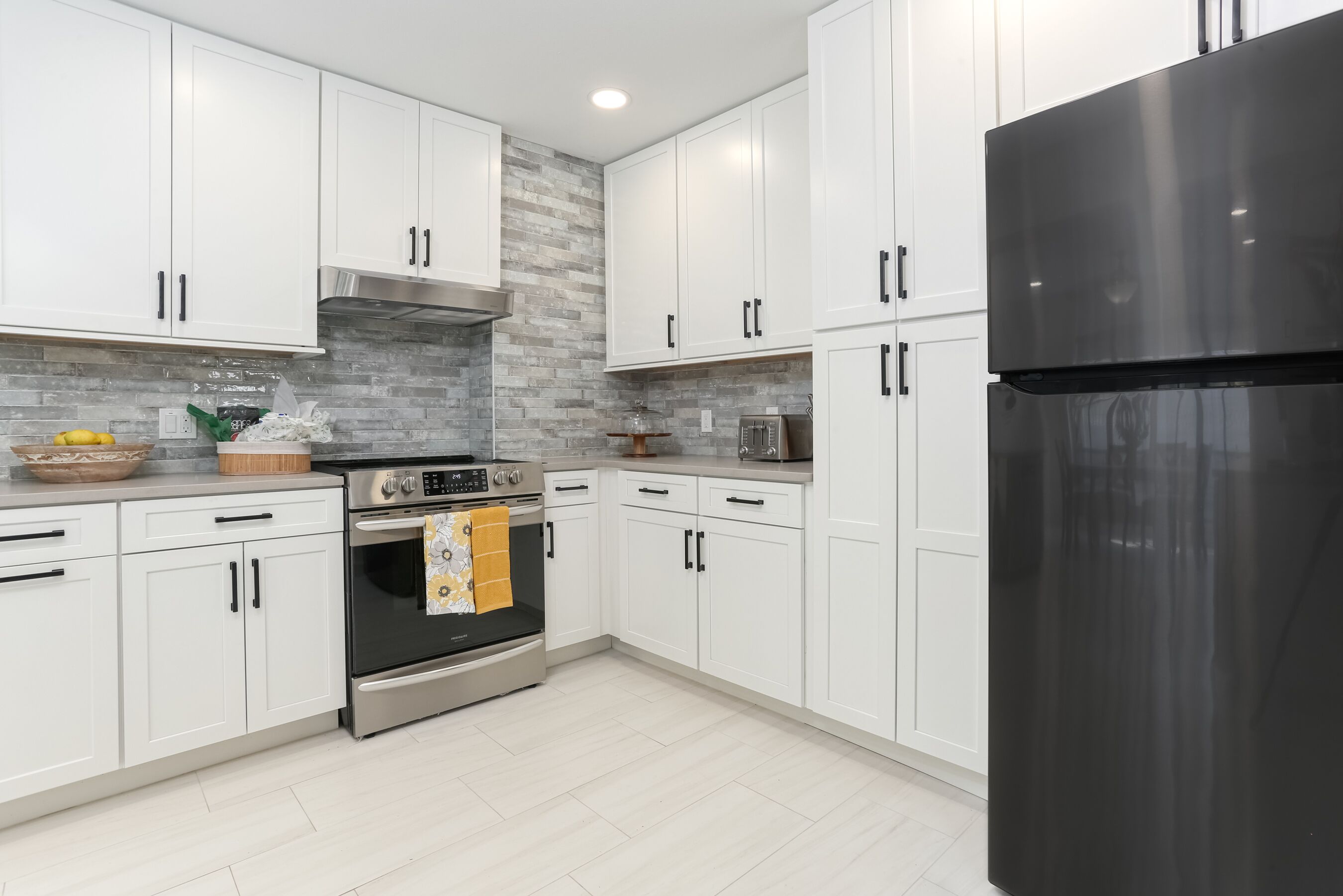 Frigorífic, microones, forn i placa de cuina 