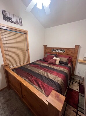 1 bedroom, bed sheets