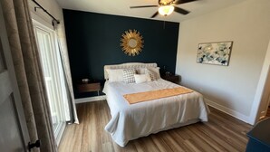 Unclassified image, 4 of 13, button - Modern Condo Near Liberty University-Randolph College-University of Lynchburg   (Forest)