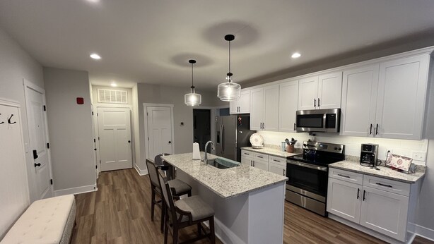 Unclassified image, 1 of 13, button - Modern Condo Near Liberty University-Randolph College-University of Lynchburg   (Forest)