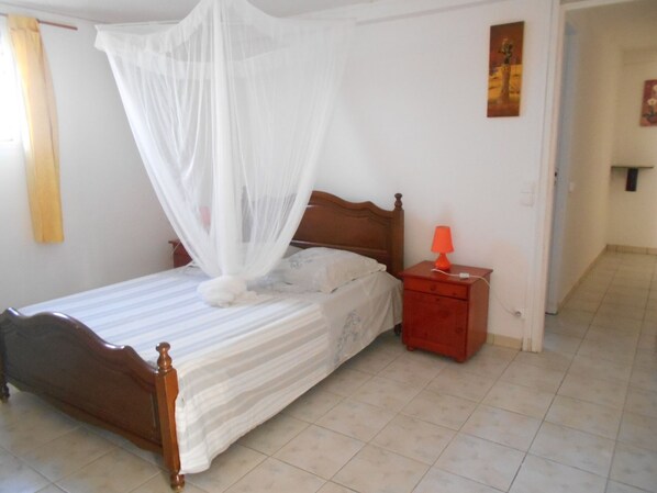 1 soverom, strykejern/-brett, wi-fi (inkludert) og sengetøy