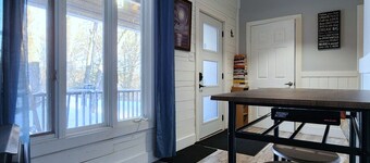 Cozy Hilltop Cabin - 10 minutes to Bancroft