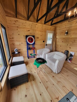 Interior - "On The Rocks" A Quite Waterfront cottage on Stoney Lake Sleeps 6-8 (North Kawartha)