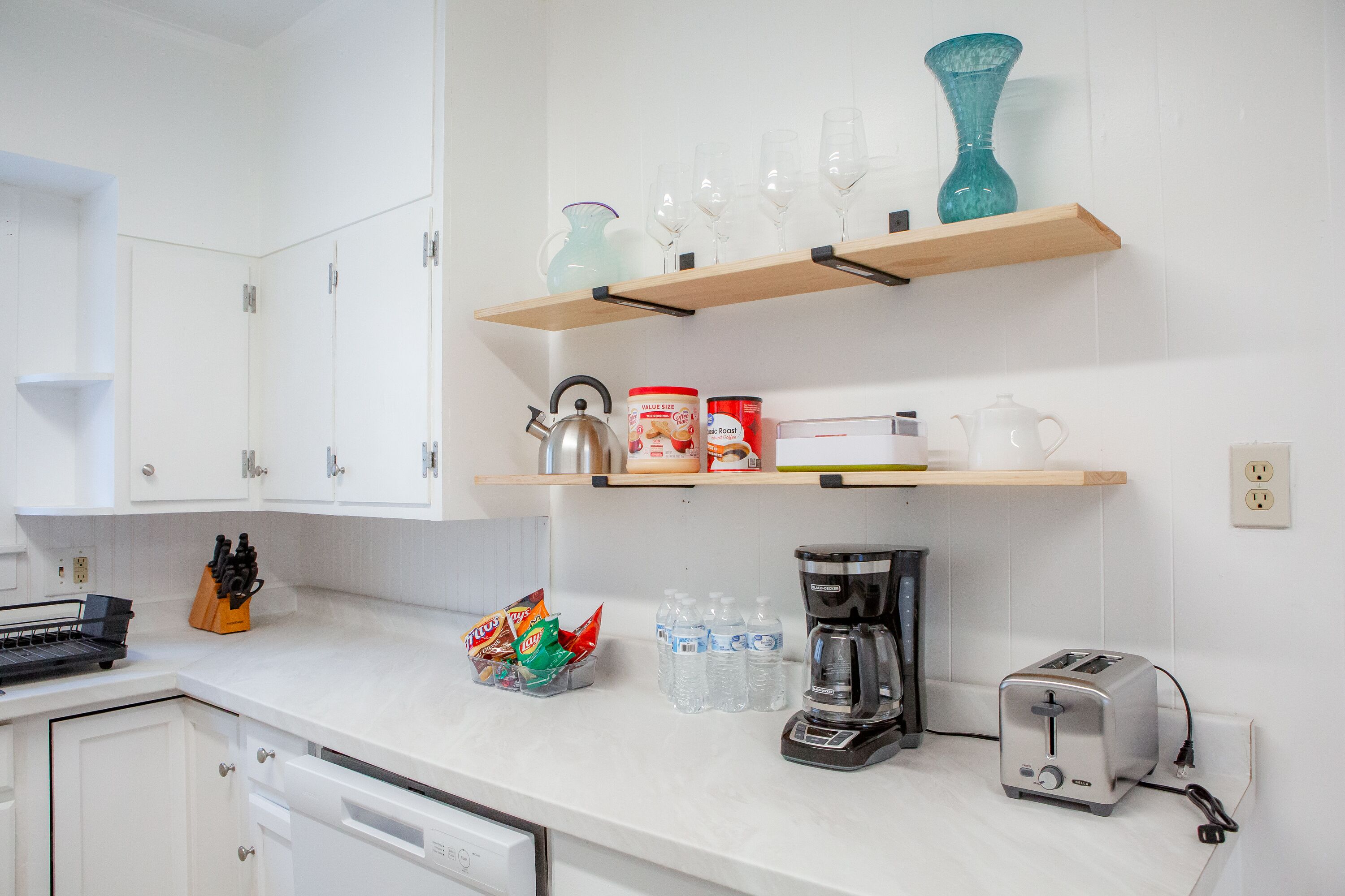 Fridge, oven, stovetop, toaster