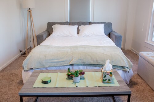 Spacious Retreat Near Market Street!"