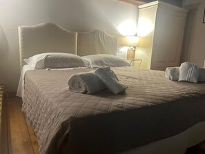 1 bedroom, desk, iron/ironing board, travel cot - Elegance in the heart of Florence (Firenze)