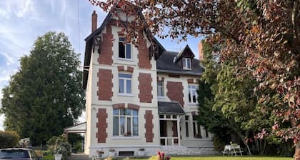 Chambre au Calme Dans un Village Avec Toutes Commodités "vers le Soleil Levant"
