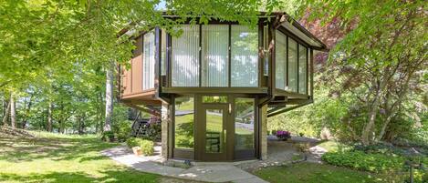 المنشأة من الخارج