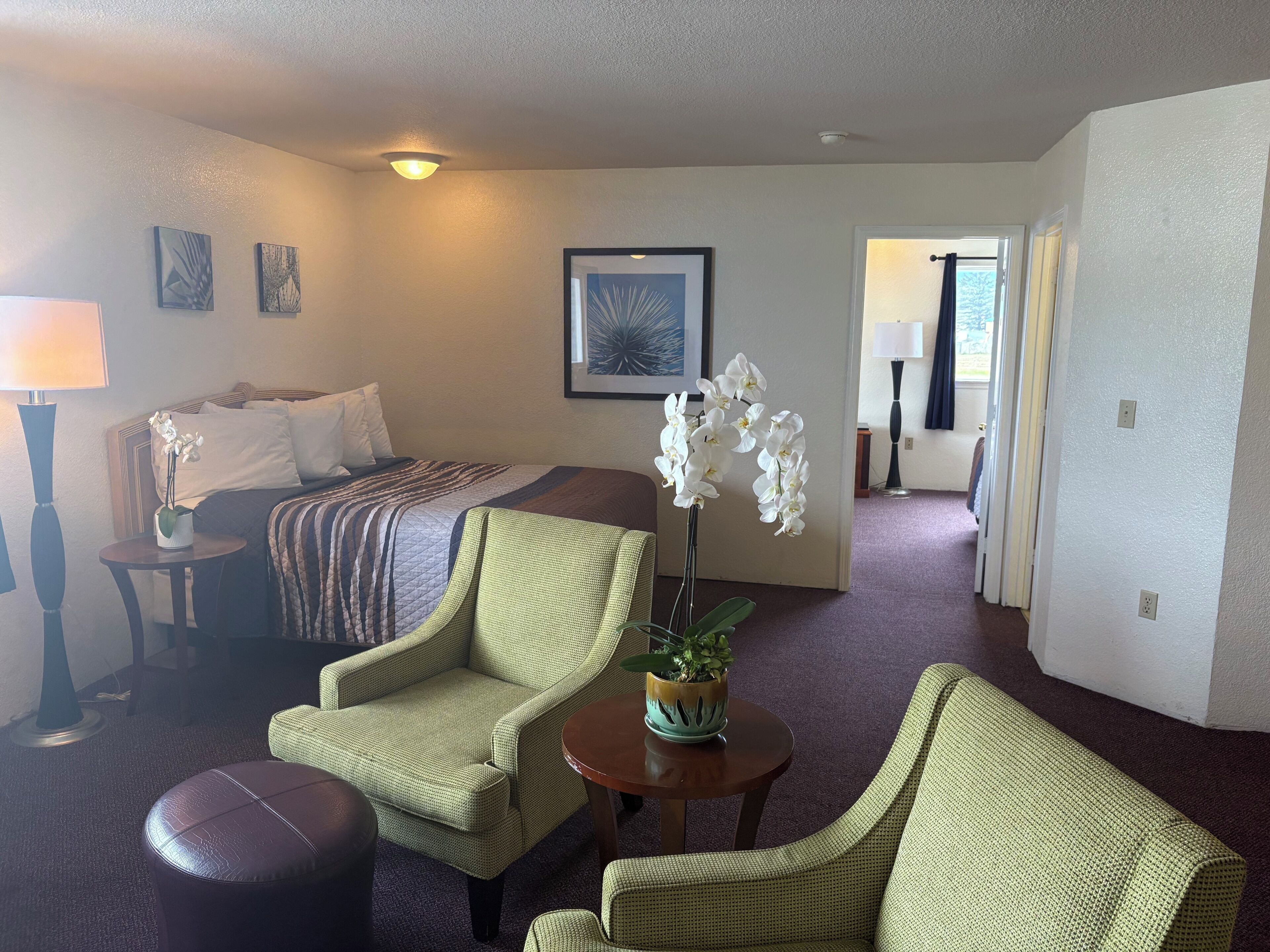 Standard Triple Room, Multiple Beds | Desk, iron/ironing board (on request), WiFi (free), bed sheets